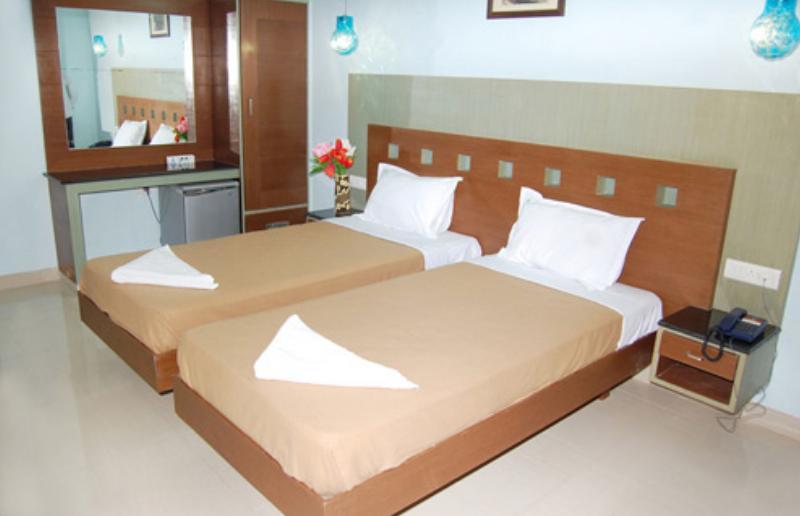 Balaji Grand Hotel Kakinada Room photo