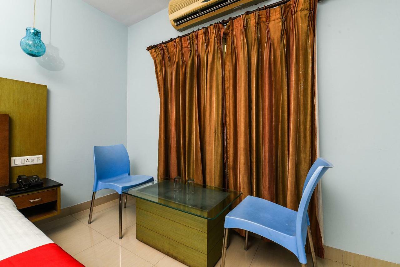 Balaji Grand Hotel Kakinada Exterior photo