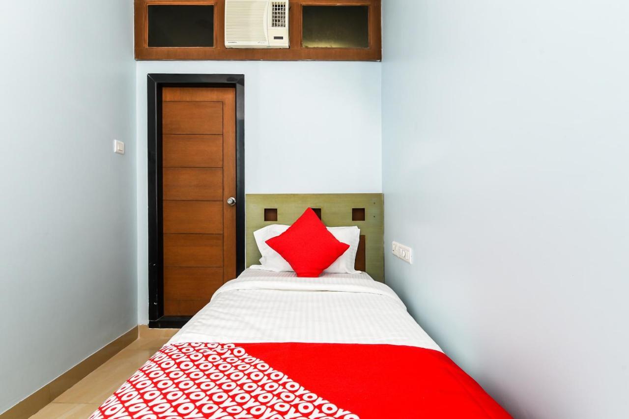 Balaji Grand Hotel Kakinada Exterior photo