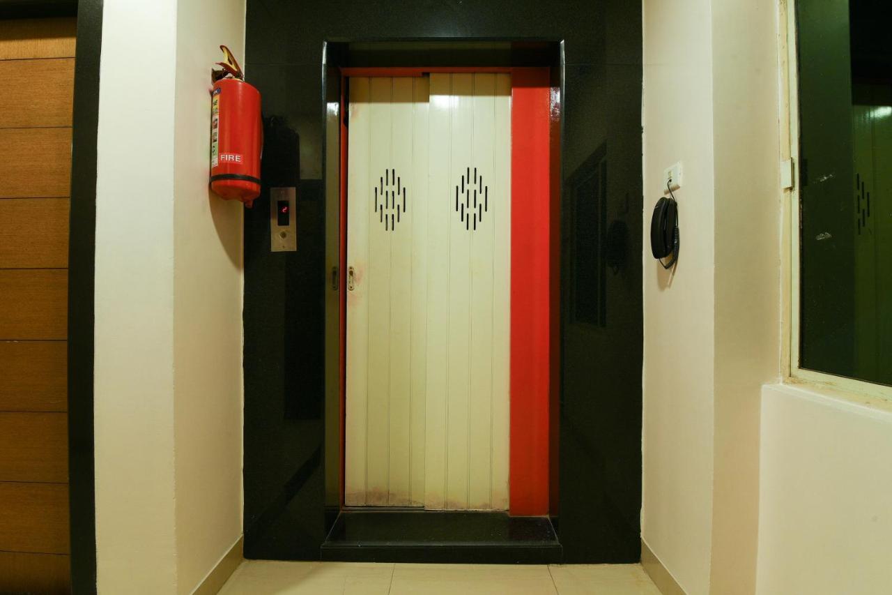 Balaji Grand Hotel Kakinada Exterior photo