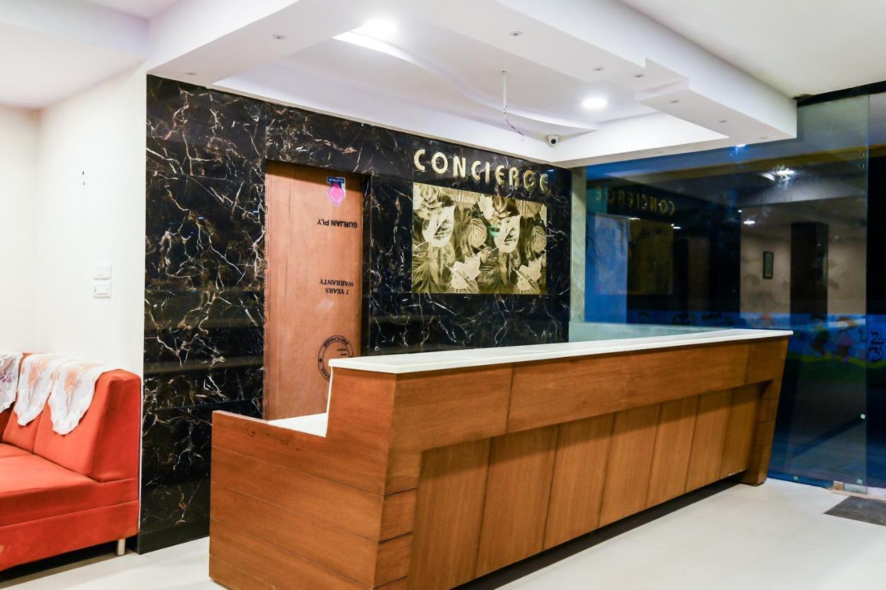 Balaji Grand Hotel Kakinada Exterior photo